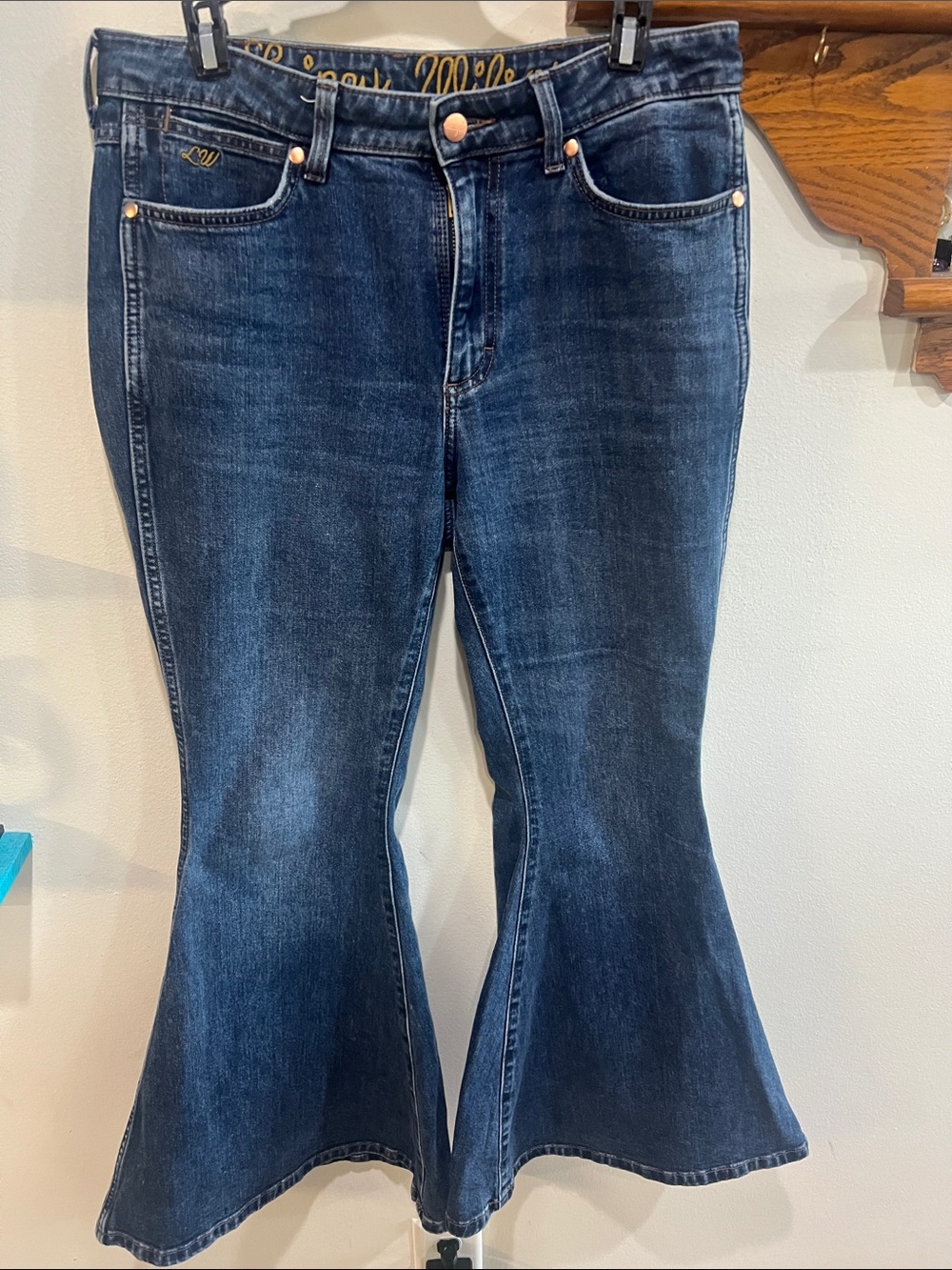 Wrangler Lainey Wilson 30x30 Bell Bottom Jeans